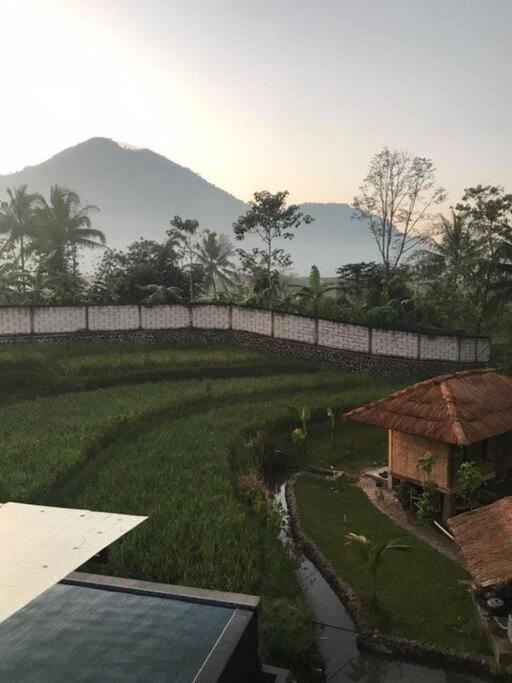 Villa As-Salam, Kadungora, Garut Buitenkant foto